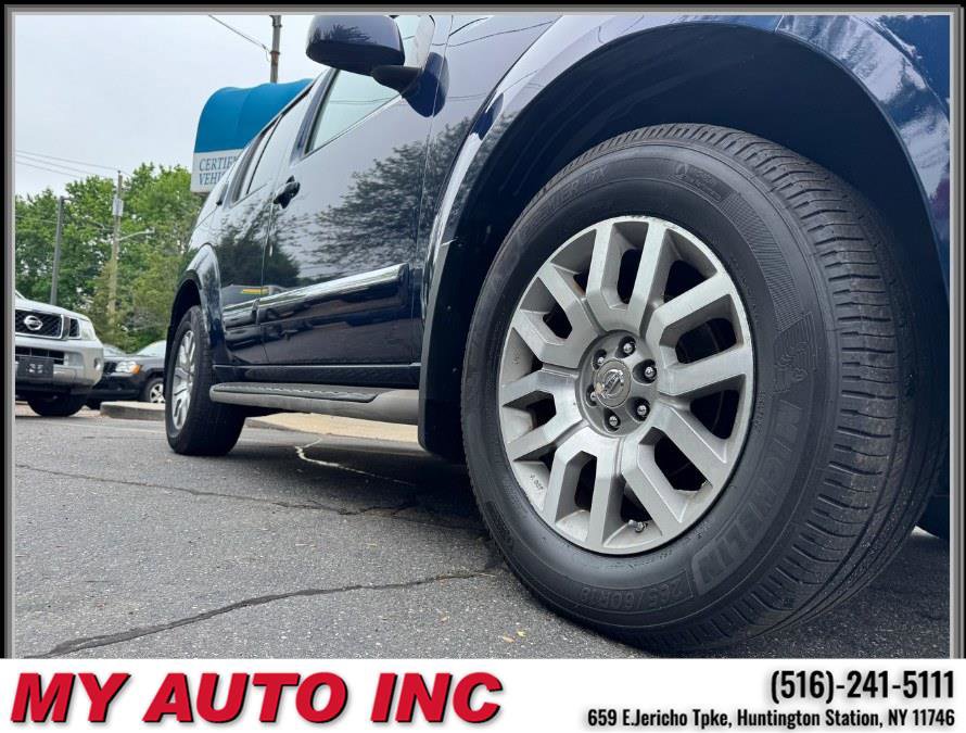 Used 2011 Nissan Pathfinder LE image 9