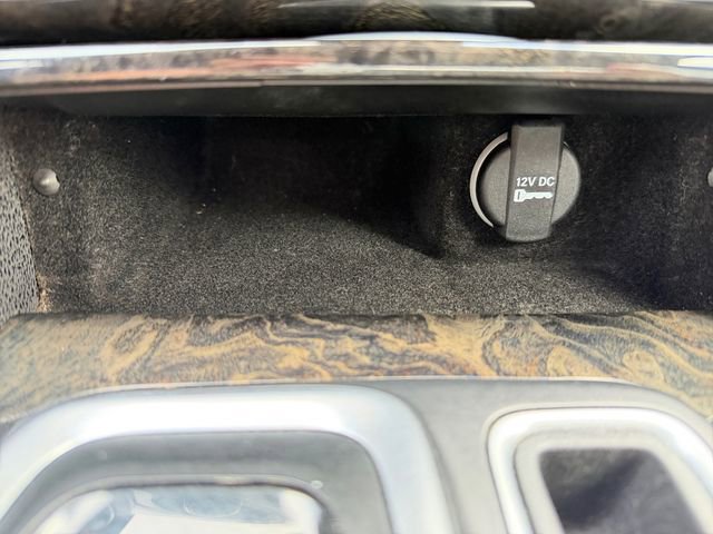 Used 2016 Chrysler 300 C image 23