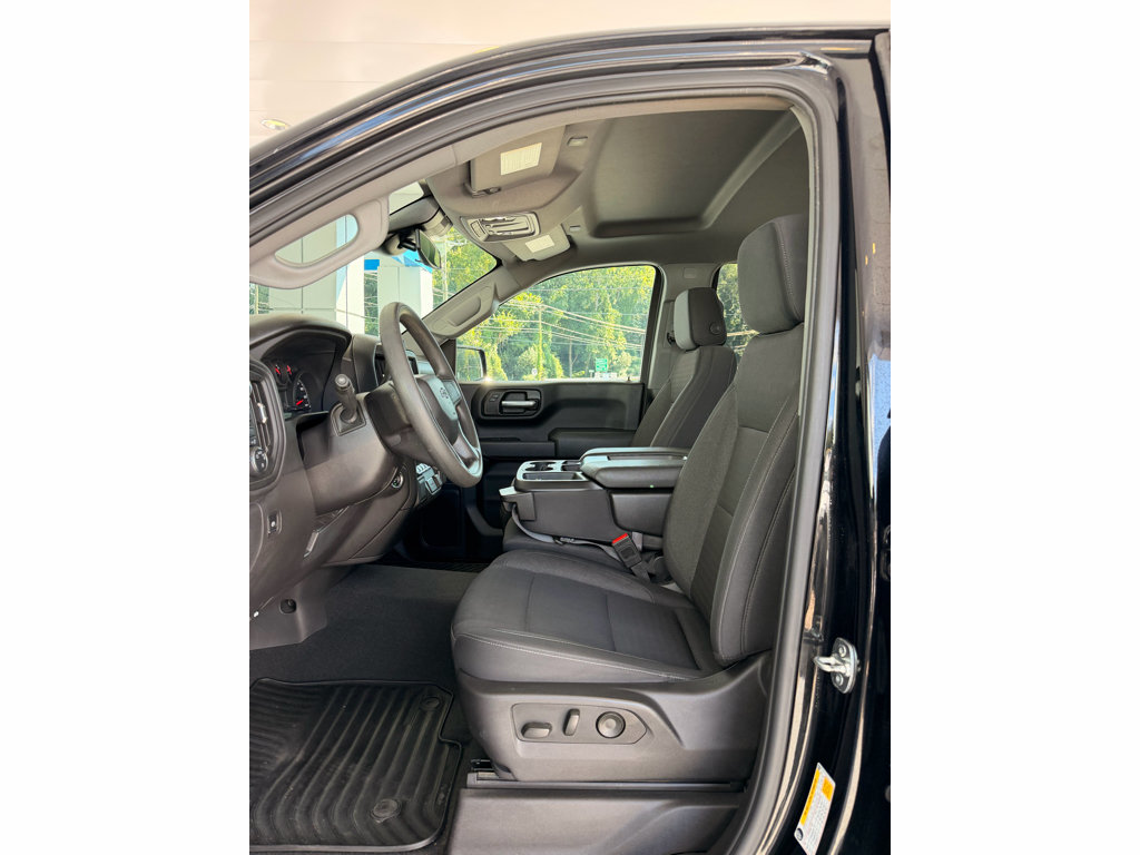 Used 2025 Chevrolet Silverado 1500 Custom Trail Boss w/ Dark Appearance Package AWD/4WD image 12