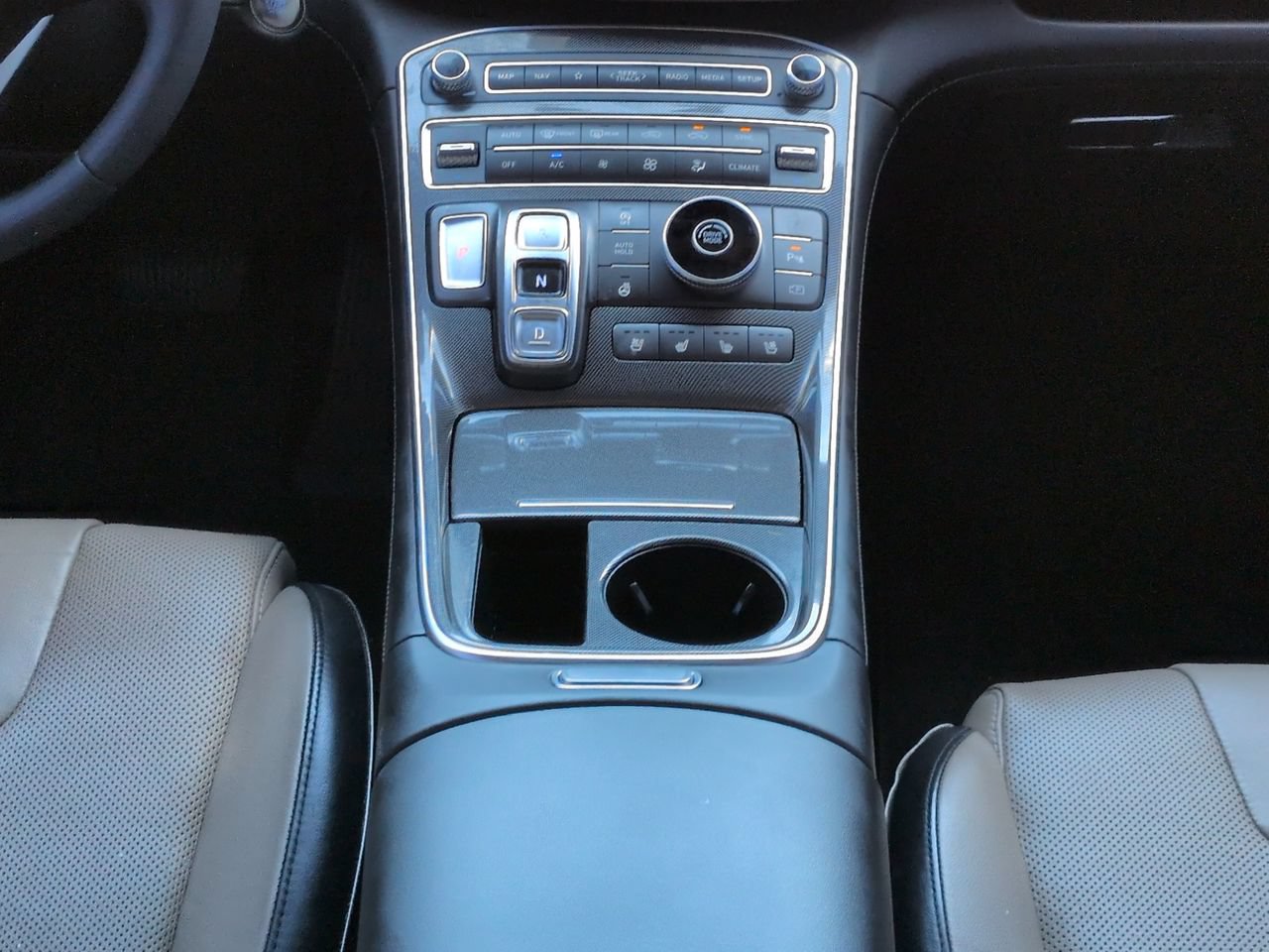 Used 2021 Hyundai Santa Fe Limited w/ Cargo Package FWD image 19
