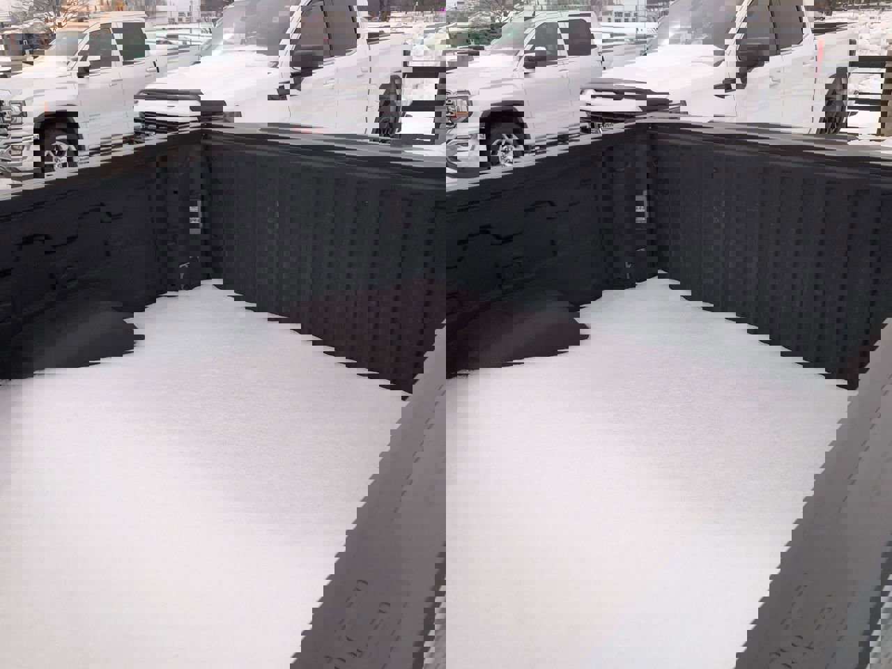 Used 2025 GMC Sierra 1500 Elevation image 9