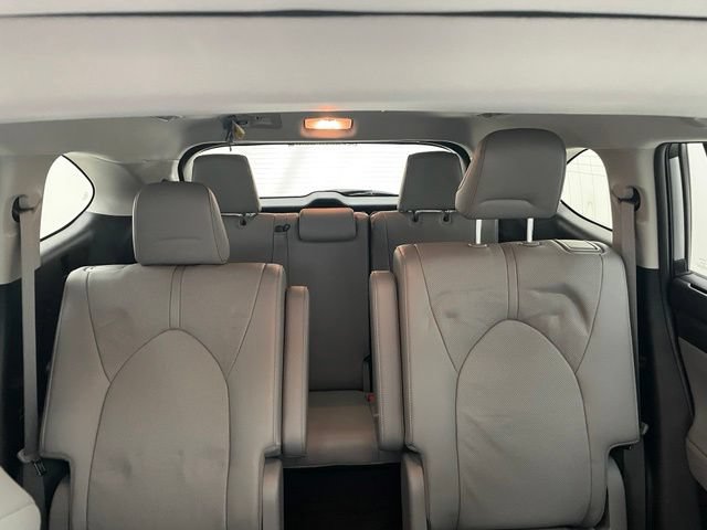 Used 2023 Toyota Highlander Limited AWD/4WD image 14