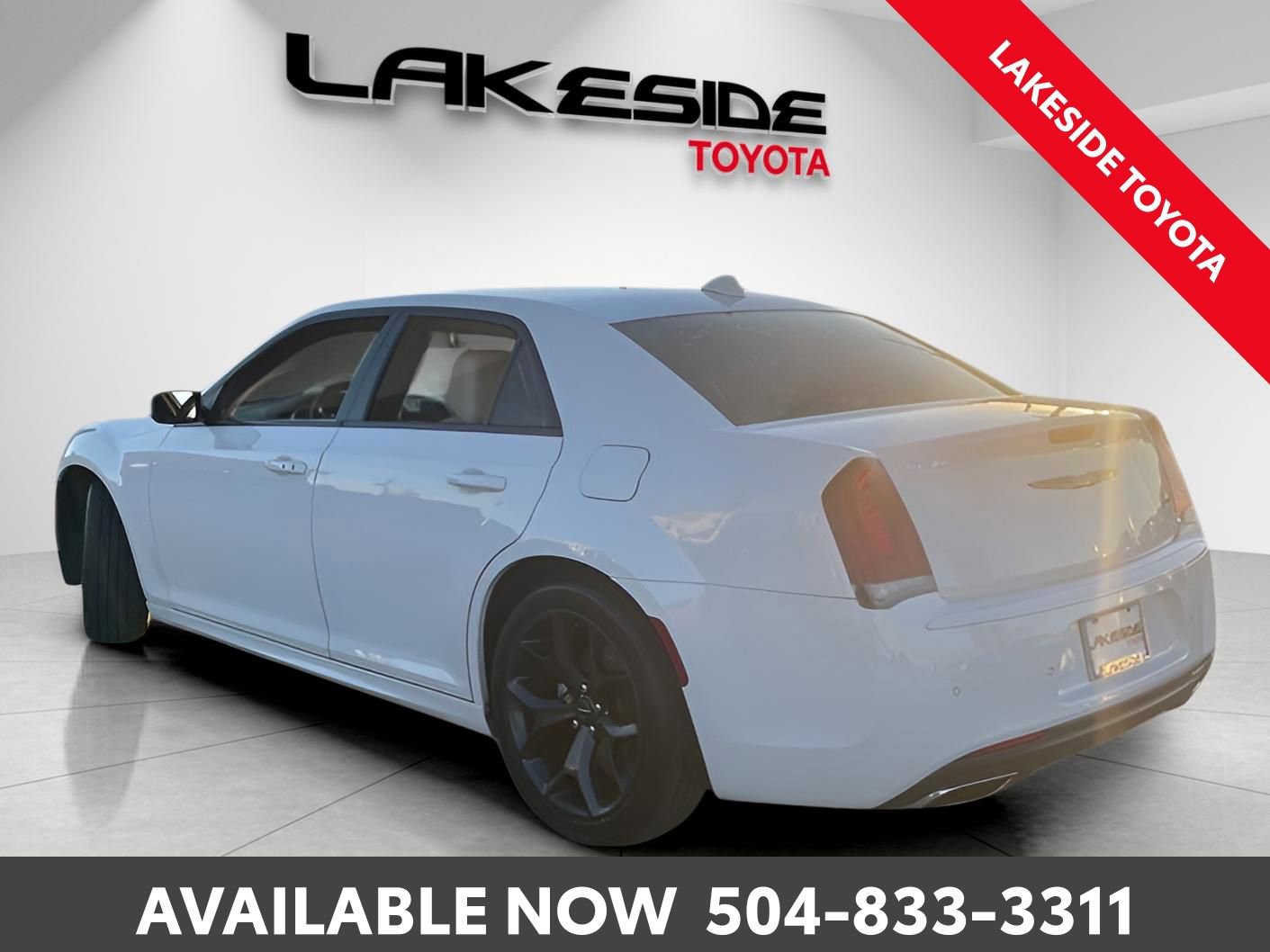 Used 2021 Chrysler 300 Touring L image 4