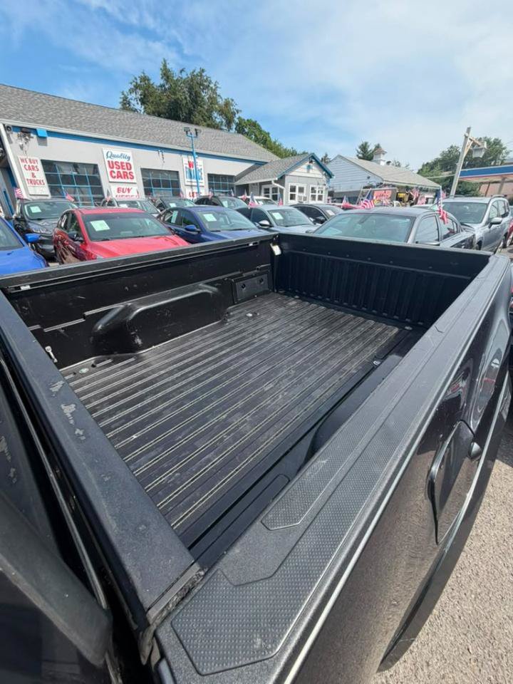 Used 2017 Toyota Tacoma SR5 w/ Tow Package AWD/4WD image 7