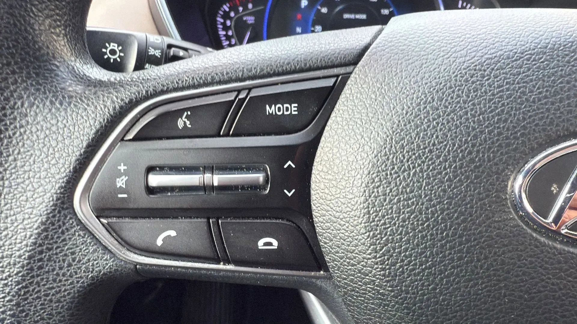 Used 2019 Hyundai Santa Fe SEL AWD/4WD image 12