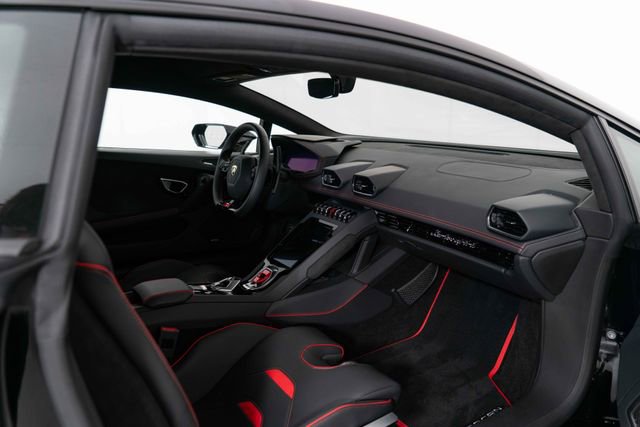 Used 2022 Lamborghini Huracan EVO image 22