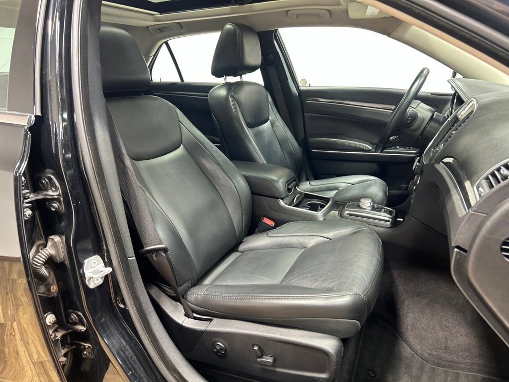 Certified 2018 Chrysler 300 Touring L AWD/4WD image 24