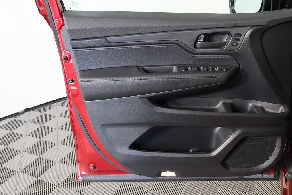 Used 2024 Honda Odyssey Sport image 13