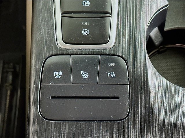 Used 2020 Ford Escape Titanium image 21