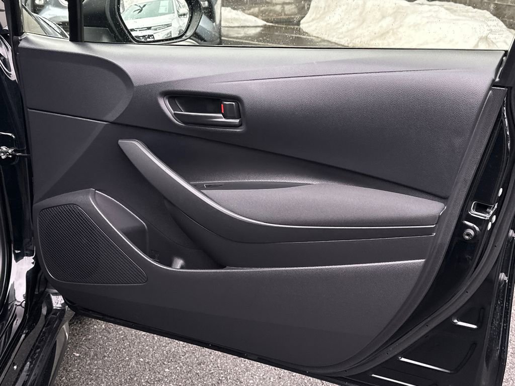 Used 2025 Toyota Corolla LE image 10