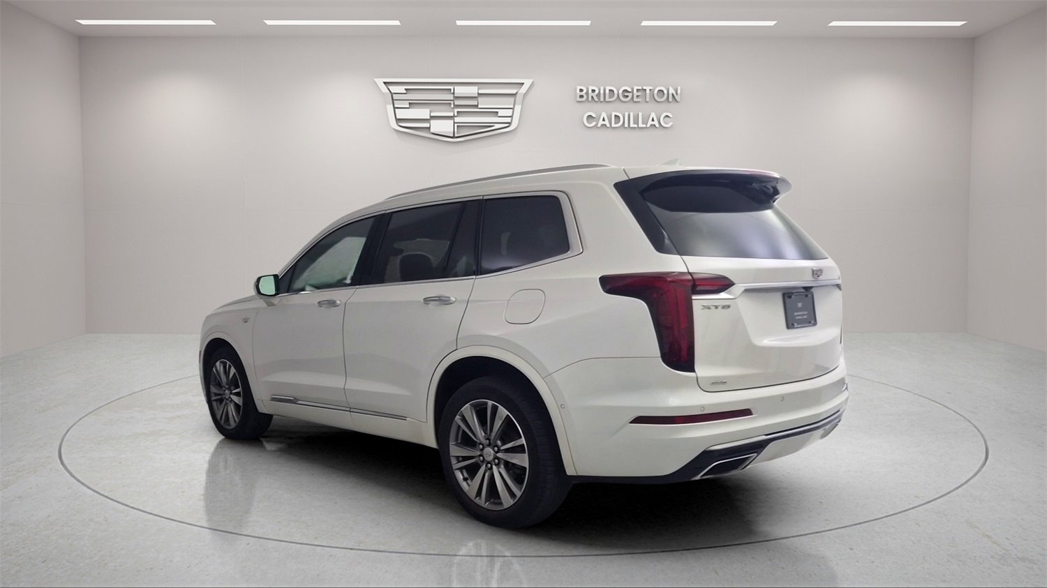 Used 2022 Cadillac XT6 Premium Luxury w/ Platinum Package image 5