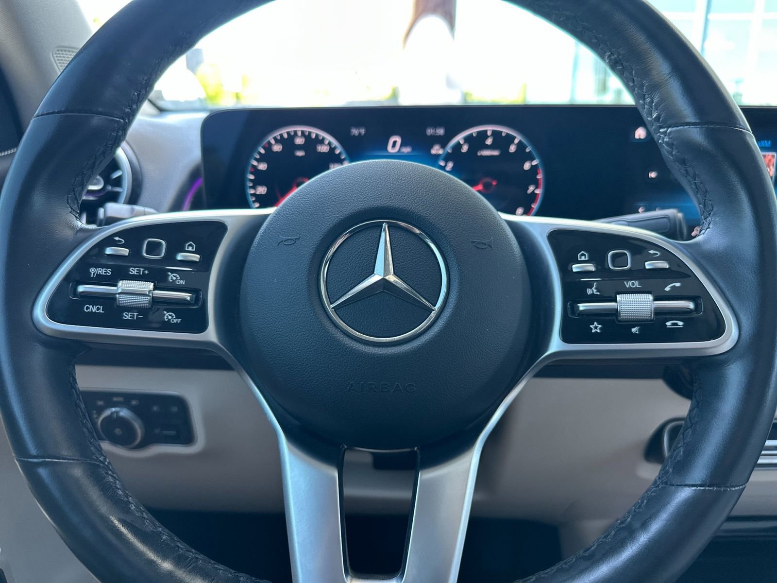 Used 2023 Mercedes-Benz GLB 250 image 25