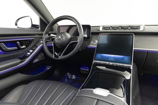 Used 2022 Mercedes-Benz S 500 4MATIC w/ AMG Line Package image 12