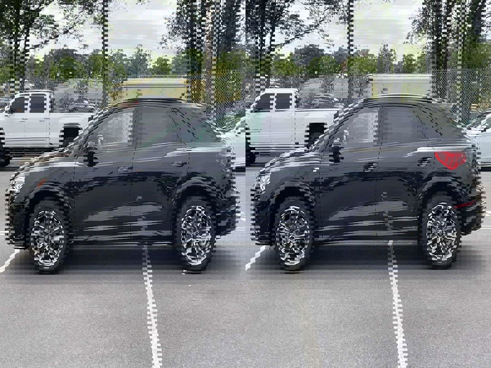 Used 2025 Audi Q3 2.0T Premium w/ Convenience Package AWD/4WD image 4