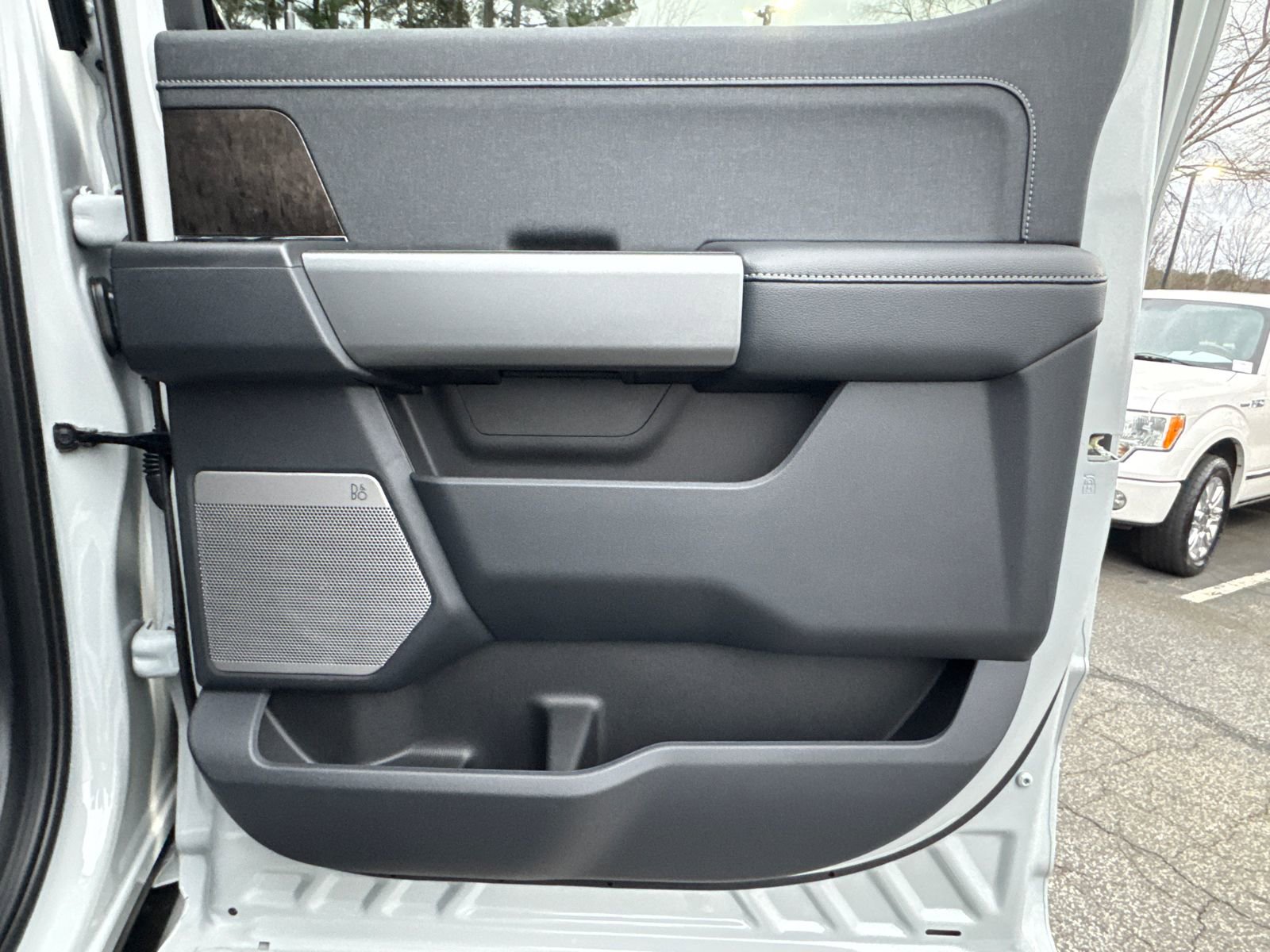 New 2026 Ford F250 Lariat w/ Black Appearance Package image 17