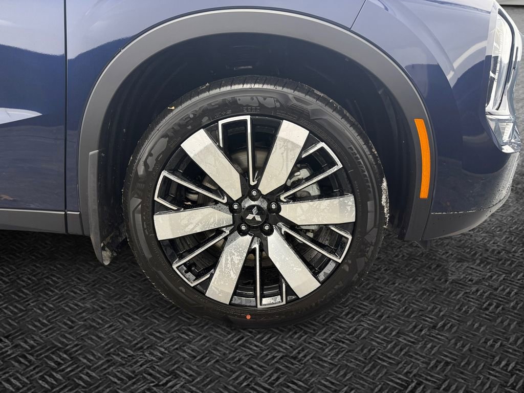 New 2026 Mitsubishi Outlander SE image 11