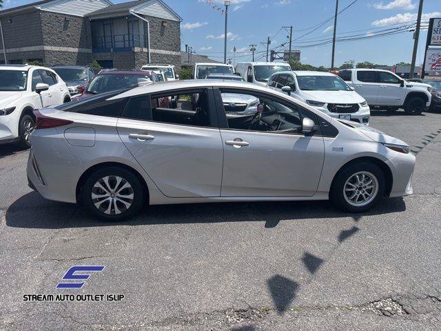 Used 2022 Toyota Prius Prime LE FWD image 8