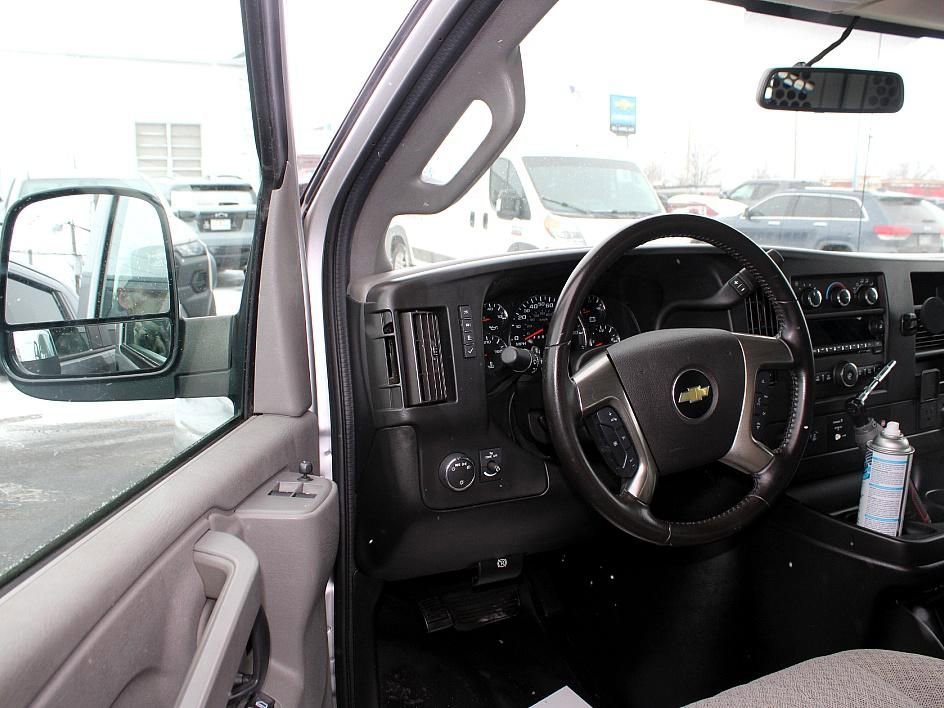 Used 2018 Chevrolet Express 2500 w/ Driver Convenience Package image 25