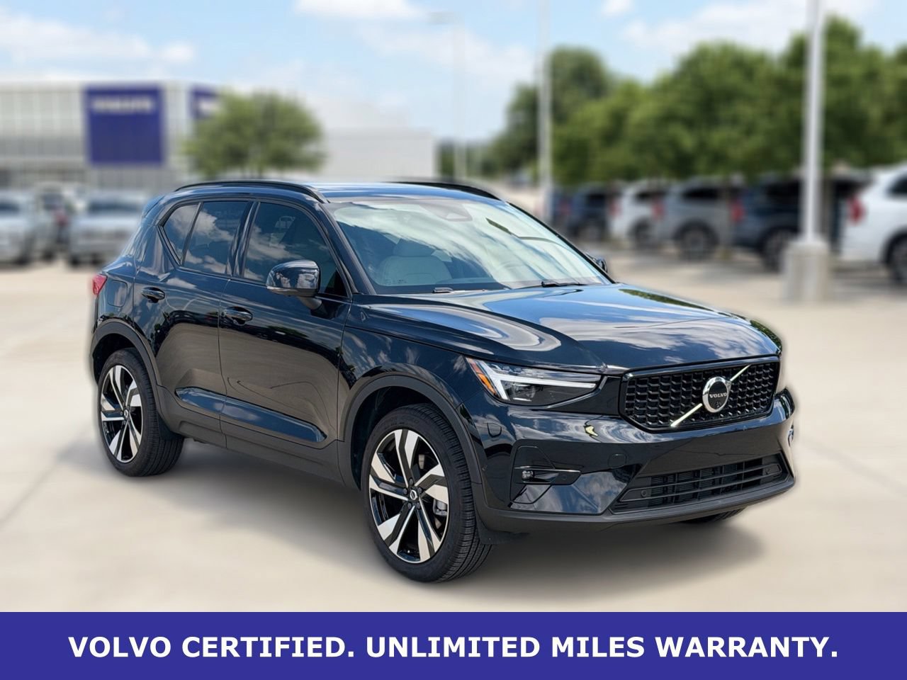 Certified 2025 Volvo XC40 B5 Ultra AWD/4WD image 6