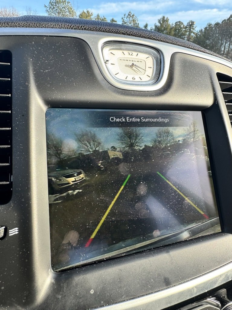 Used 2023 Chrysler 300 Touring w/ Safetytec Plus Group image 13