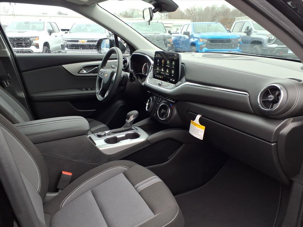 New 2025 Chevrolet Blazer LT w/ Midnight/Sport Edition image 19