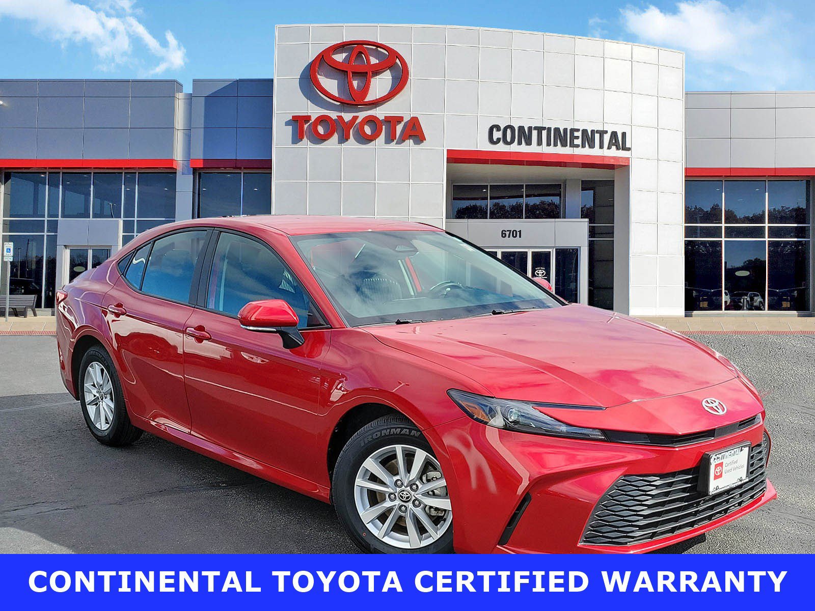 Certified 2025 Toyota Camry LE image 1