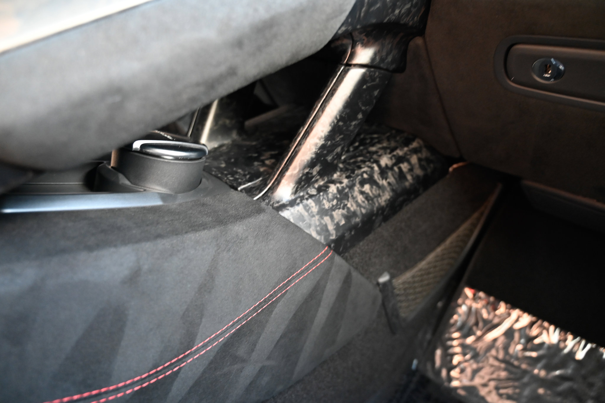 Used 2018 Lamborghini Huracan Performante image 32