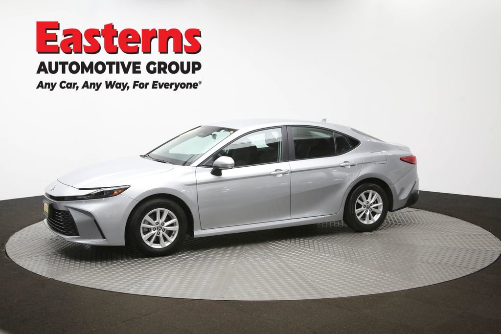 Used 2025 Toyota Camry LE image 58