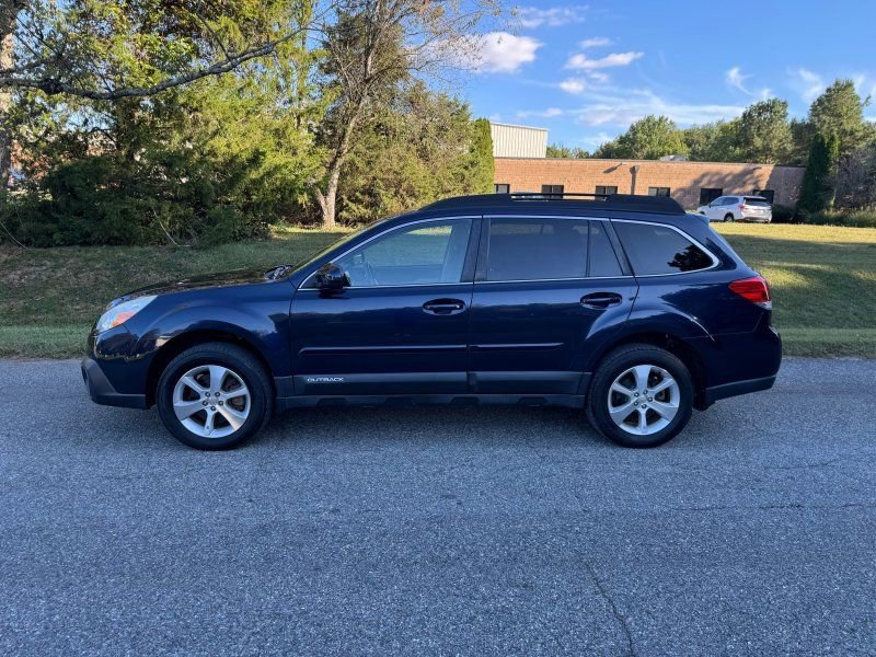 Used 2014 Subaru Outback 3.6R Limited w/ Moonroof Package
