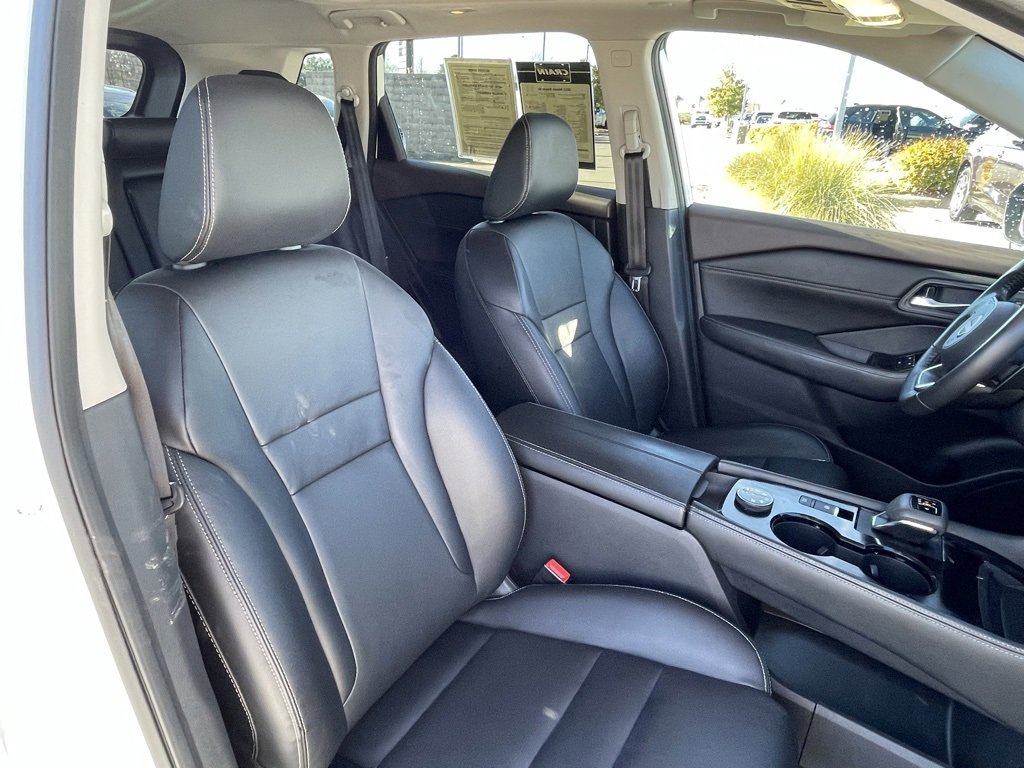 Used 2023 Nissan Rogue SL image 31