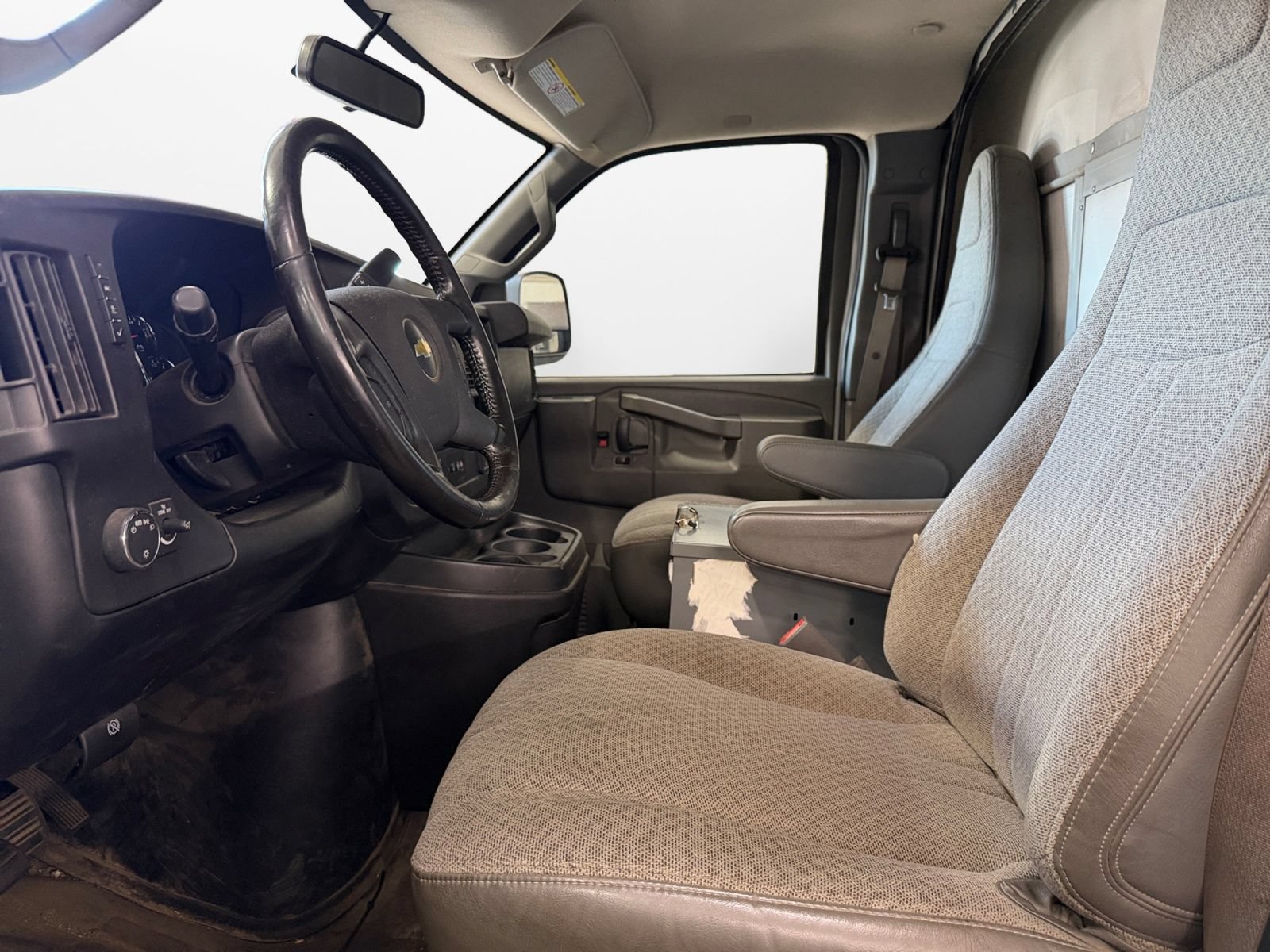 Used 2020 Chevrolet Express 3500 w/ Power Convenience Package RWD image 10