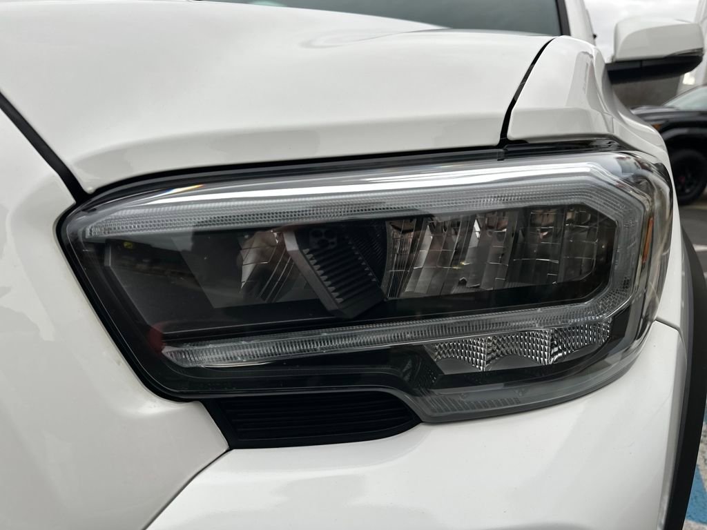 Certified 2022 Toyota Tacoma TRD Off-Road image 9