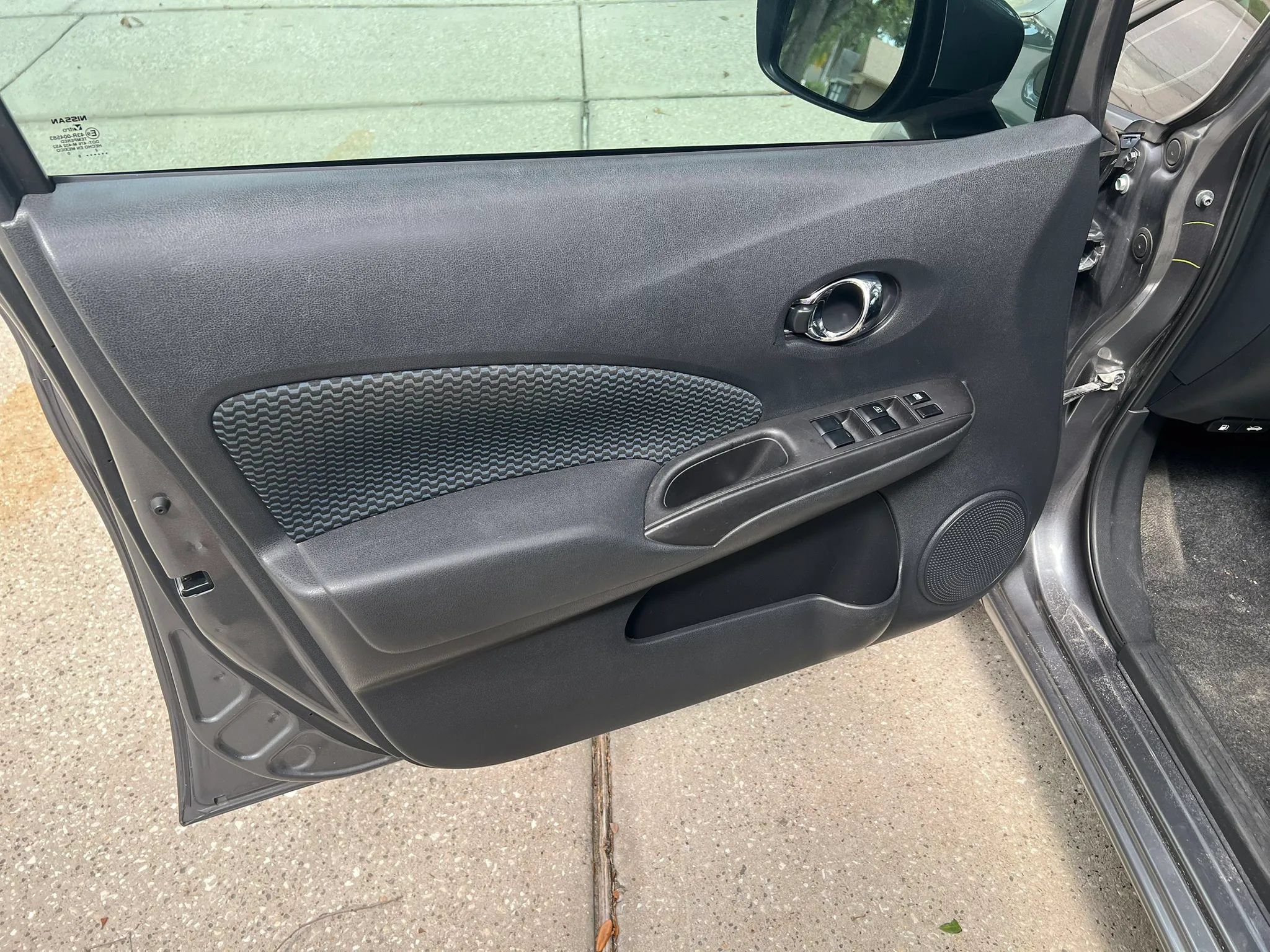 Used 2018 Nissan Versa Note SV FWD image 5