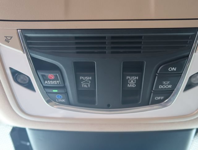 Used 2022 Acura MDX w/ Technology Package FWD image 28