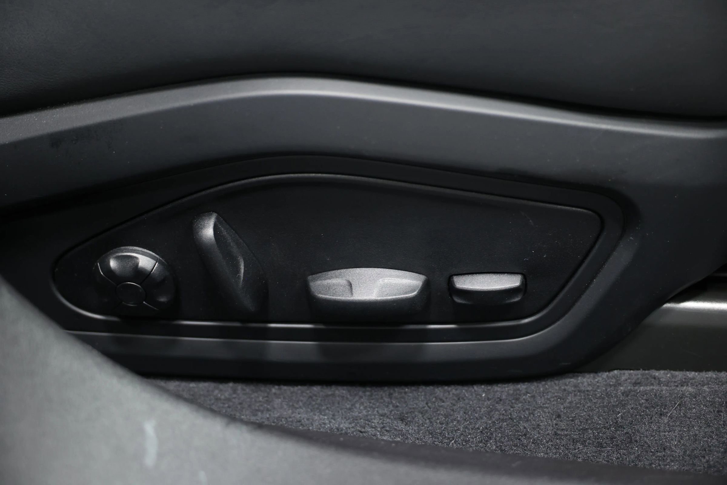 Used 2022 Audi RS e-tron GT w/ Carbon Performance Package image 78