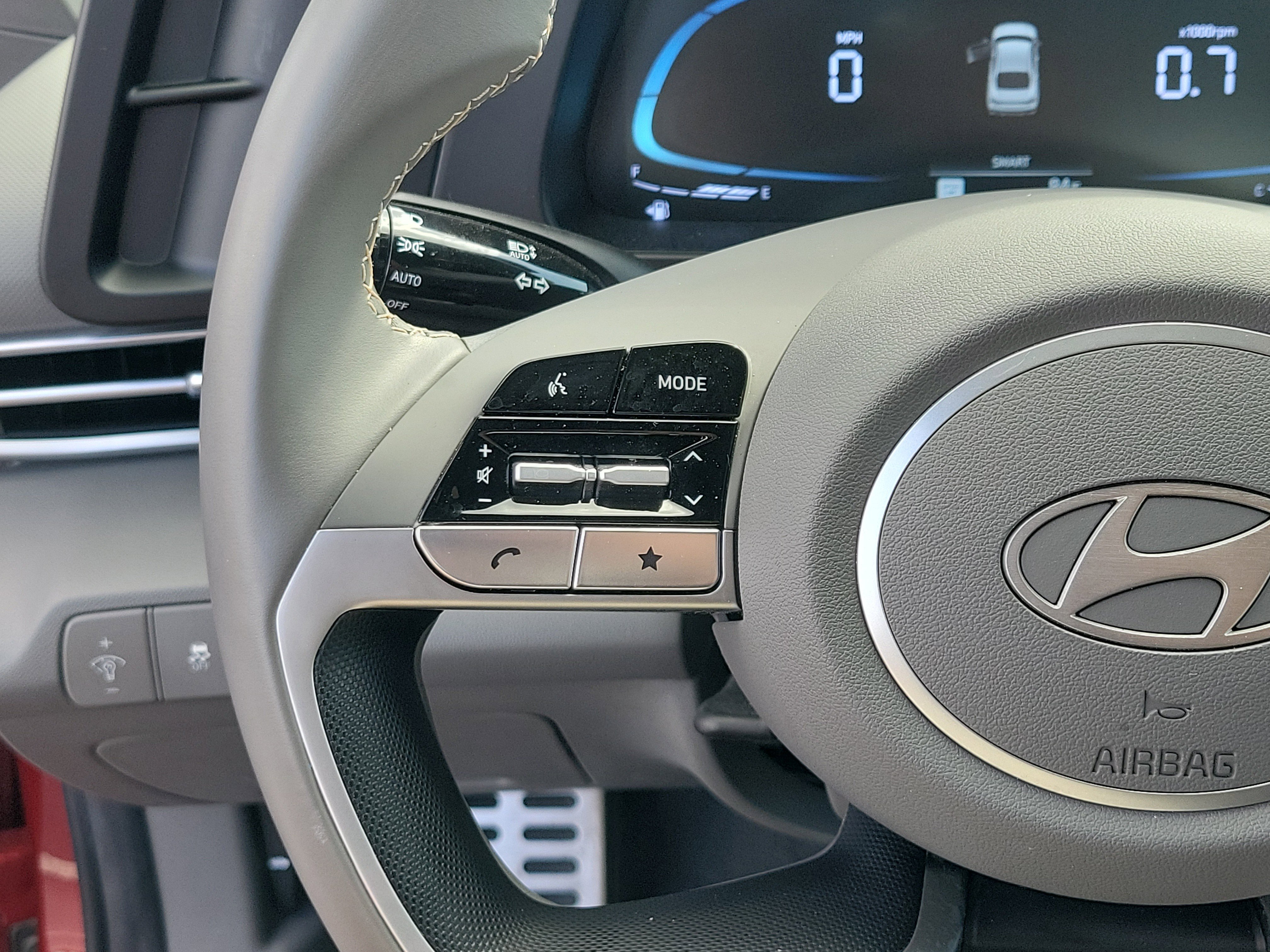 Used 2025 Hyundai Elantra Sport image 25