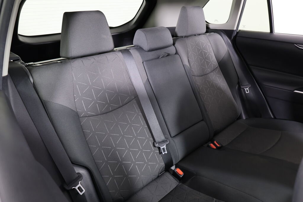 Used 2020 Toyota RAV4 XLE w/ All Weather Liner Package image 20