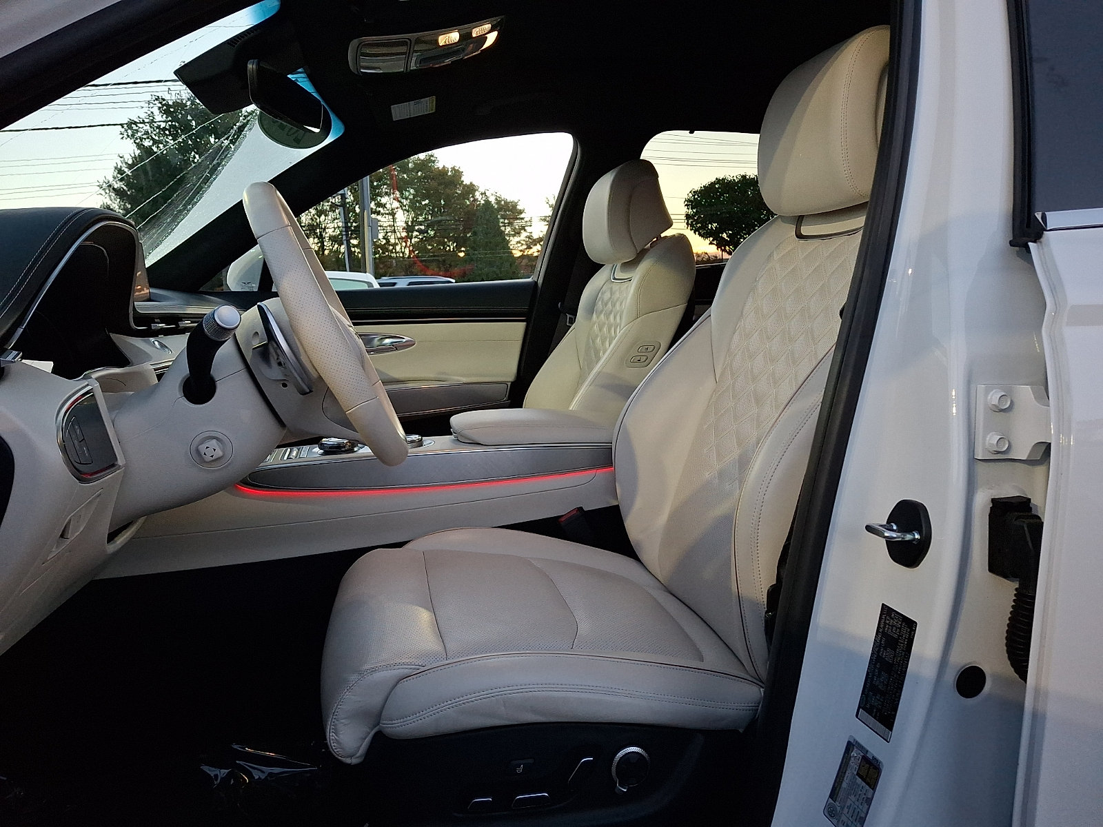 Certified 2025 Genesis Electrified GV70 w/ Prestige Package AWD/4WD image 14