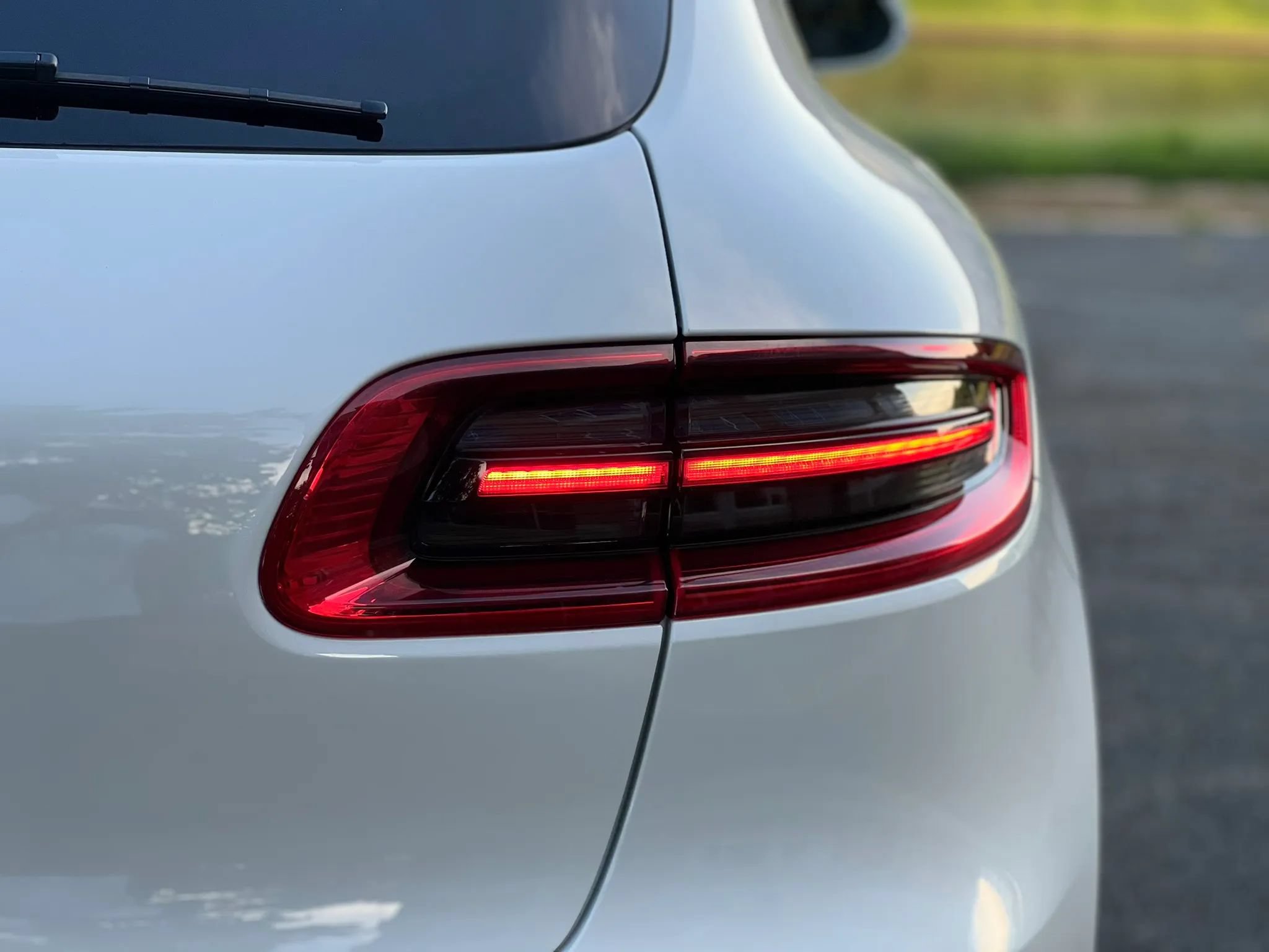 Used 2017 Porsche Macan S AWD/4WD image 13