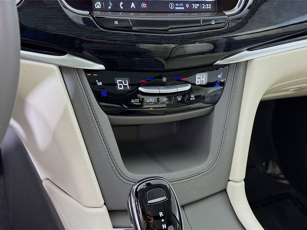 Used 2025 Cadillac XT6 Premium Luxury w/ LPO, Floor Liner Package AWD/4WD image 8