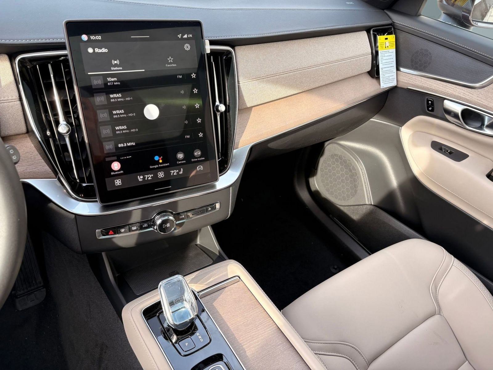 New 2026 Volvo XC90 B6 Plus image 24