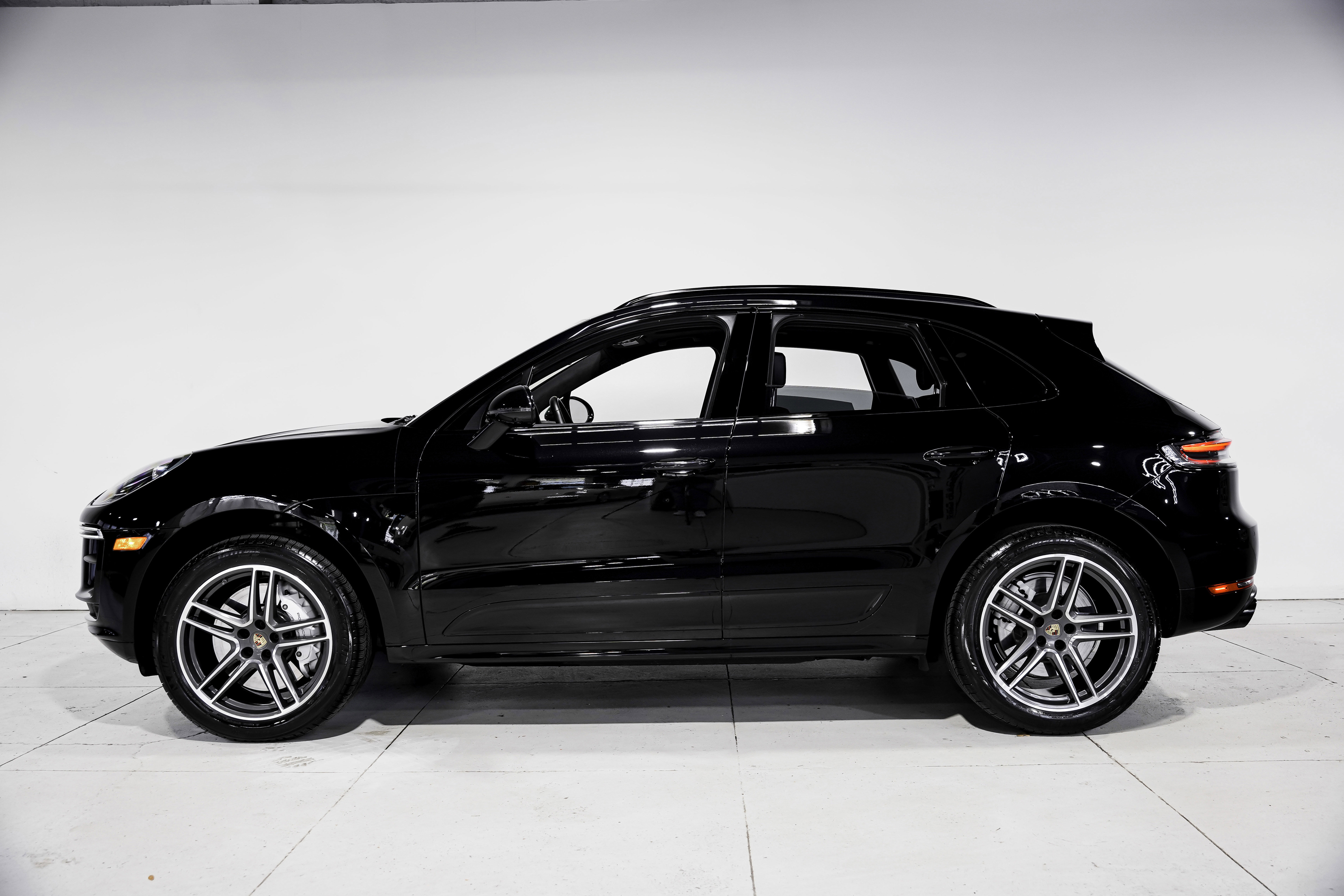 Used 2020 Porsche Macan Turbo image 7