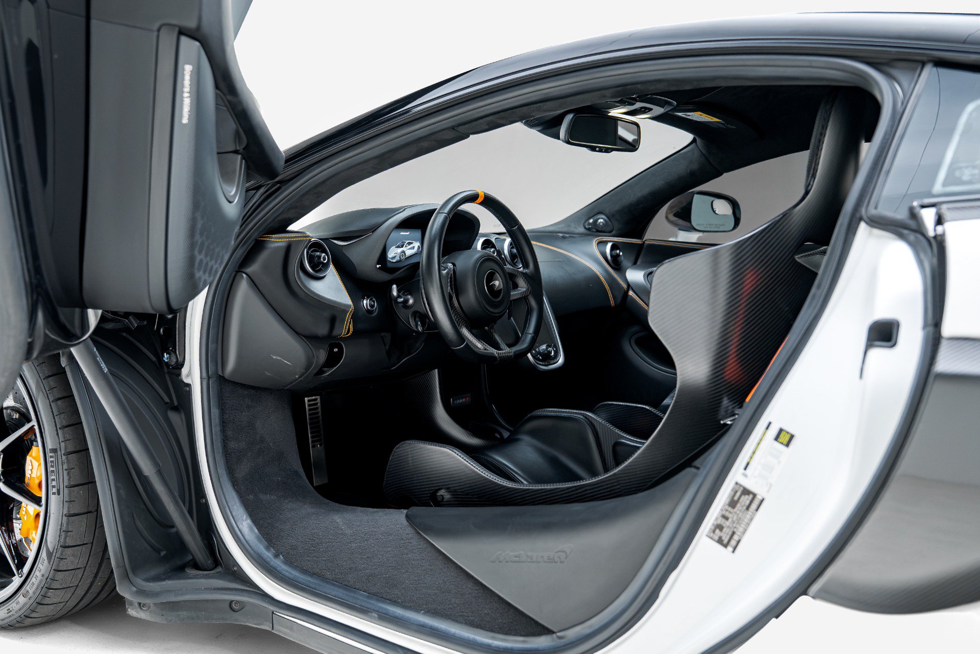 Used 2019 McLaren 600LT RWD image 3