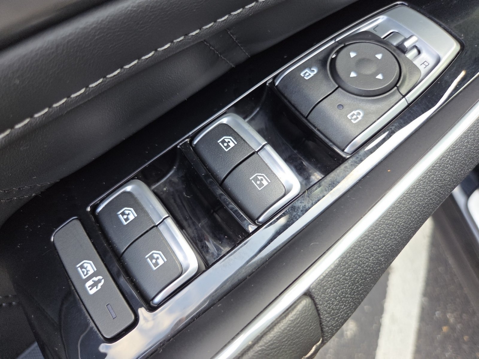 Used 2022 Kia Sorento SX AWD/4WD image 32