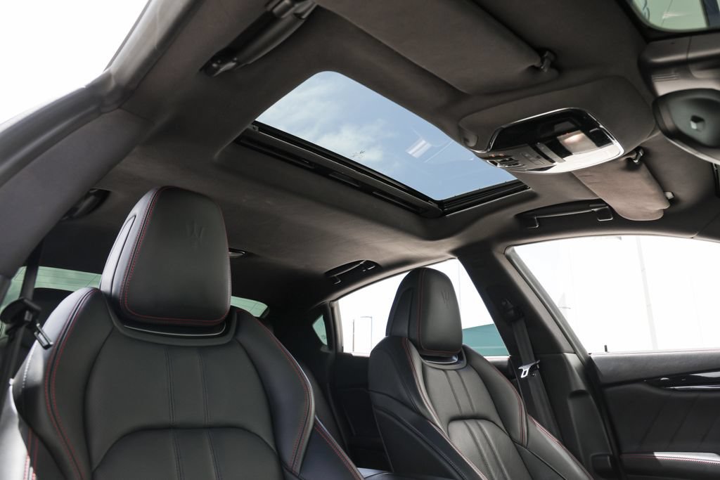 Used 2019 Maserati Quattroporte S GranSport RWD image 21