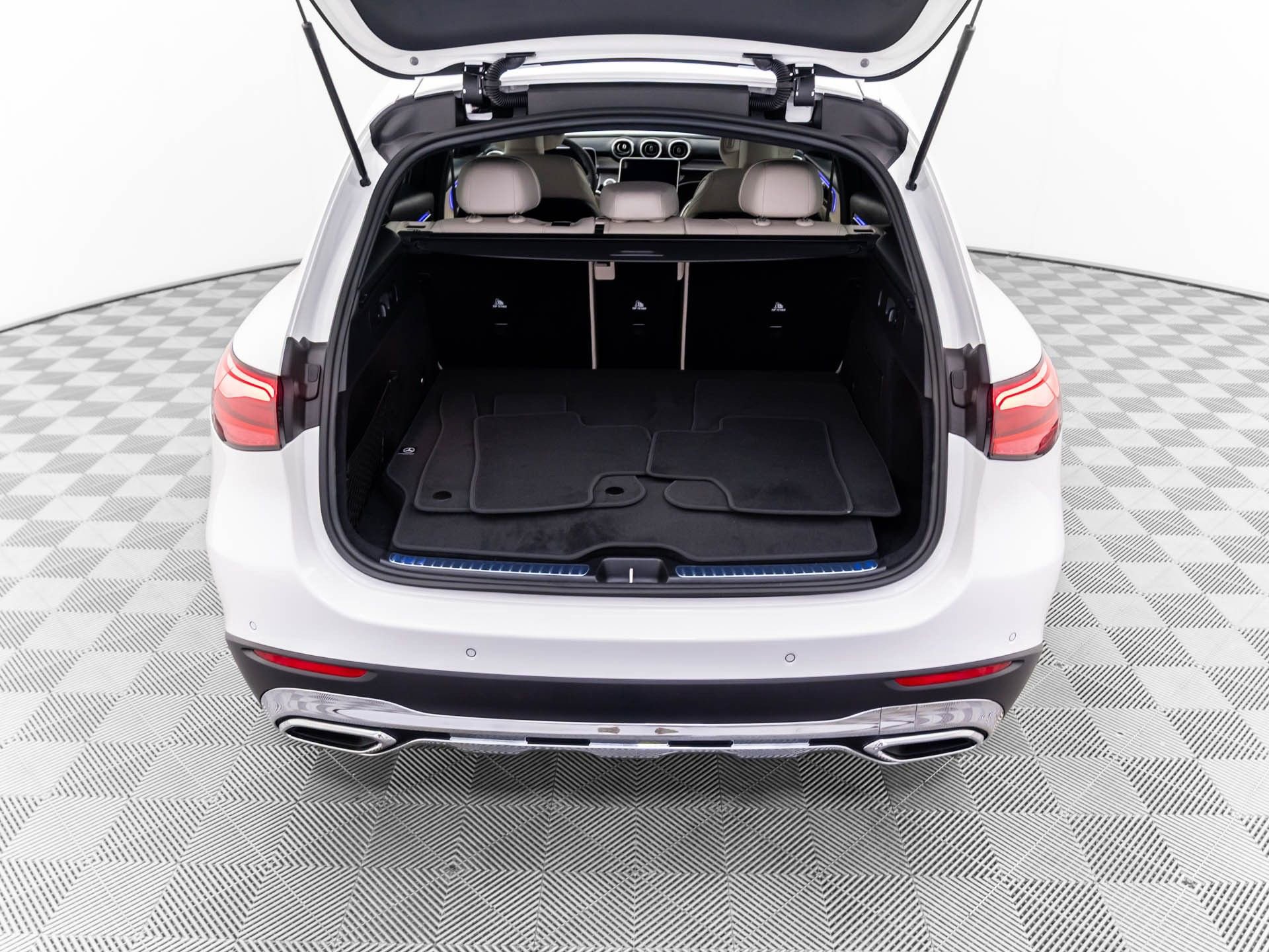 New 2025 Mercedes-Benz GLC 350e 4MATIC image 29