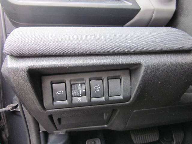 Used 2023 Subaru Outback Premium AWD/4WD image 18