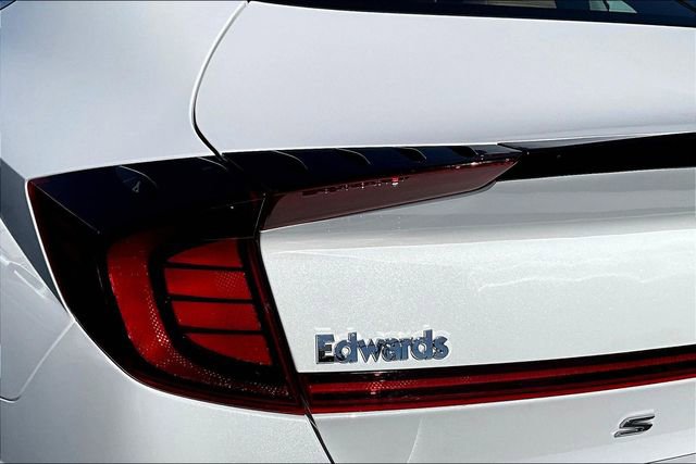 Used 2023 Hyundai Sonata Limited w/ Winter Weather Package FWD image 22