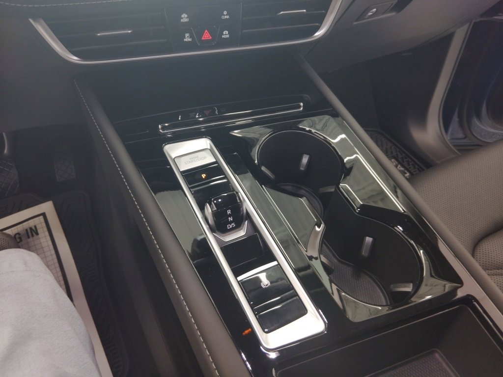 Certified 2025 Volkswagen Atlas SE image 15