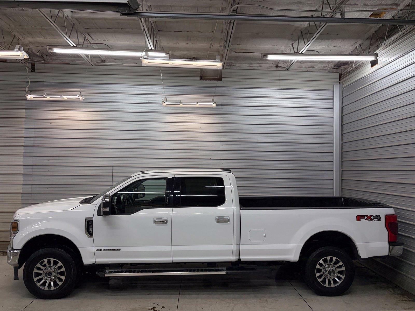 Used 2022 Ford F350 Lariat w/ Lariat Ultimate Package AWD/4WD image 8